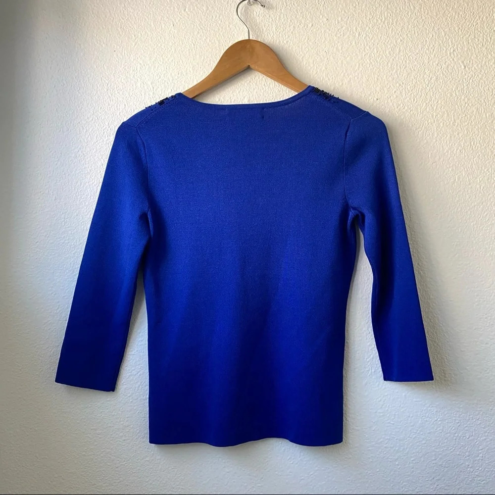 09. Cable & Gauge Petite Blue Beaded Top - Picture 6 of 6